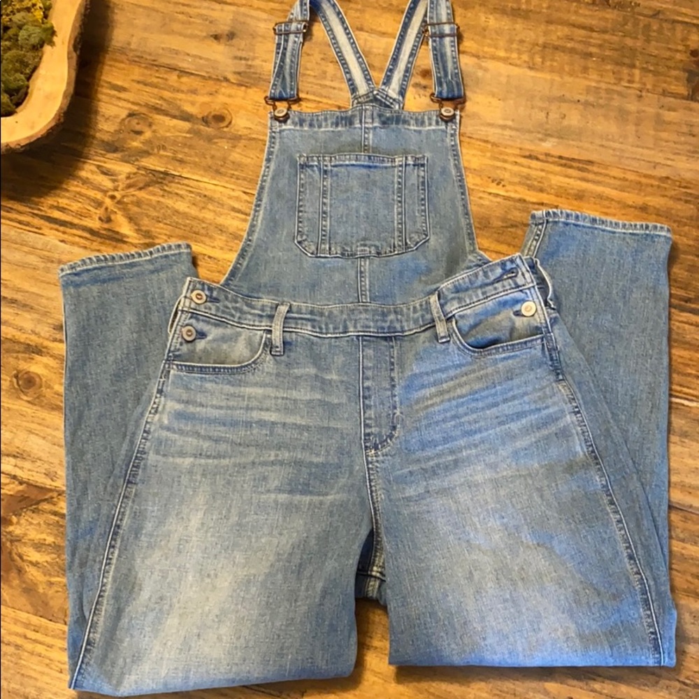 Hollister boyfriend overalls